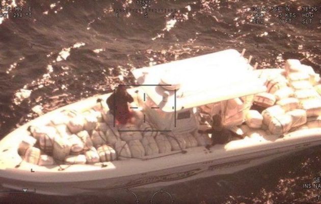 Σκάφος του Λιμενικού εντοπίζει και καταδιώκει ταχύπλοο με 2 τόνους κάνναβη (βίντεο)