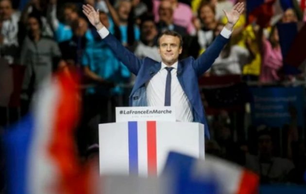 Ο σοσιαλφιλελέ Μακρόν προσέφερε “άσυλο” στη Γαλλία σε όσους “διώκονται” από τον Τραμπ