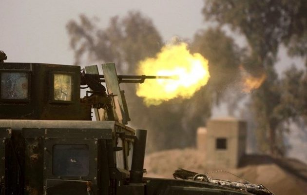 Ο ιρακινός στρατός δίνει μάχες μέσα στις δυτικές συνοικίες της Μοσούλης
