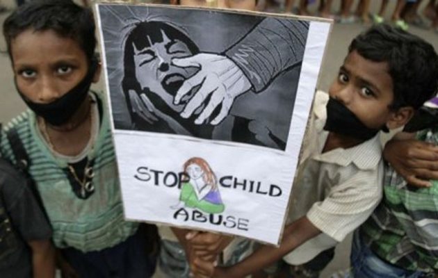 Ινδή υπουργός: Οι βιαστές πρέπει να δέρνονται έως ότου βγει το δέρμα τους