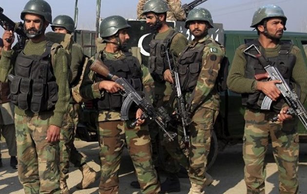 Οι ΗΠΑ ανέστειλαν τη στρατιωτική οικονομική τους βοήθεια στο Πακιστάν επειδή δεν πολεμά τους Ταλιμπάν