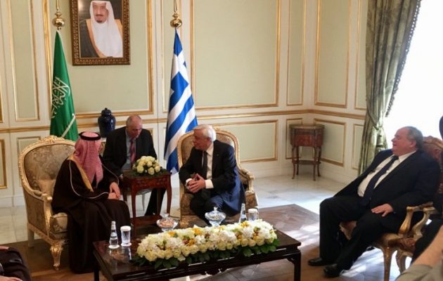 Για επιχειρηματικές συνεργασίες και ασφάλεια συζήτησαν ο Έλληνας Πρόεδρος με τον βασιλιά Σαλμάν
