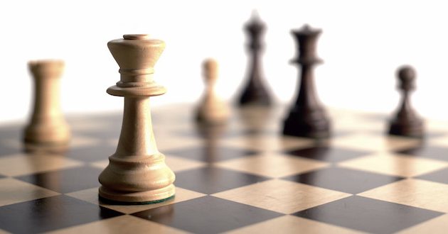Φωτιά στη σκακιέρα: Πρωτοβουλίες Τσίπρα – Μέρκελ με τον Σόιμπλε να “γαβγίζει”