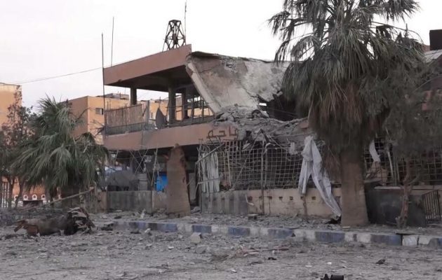 Ο Διεθνής Συνασπισμός βομβάρδισε την κατεχόμενη από το ISIS Τάμπκα στη βόρεια Συρία