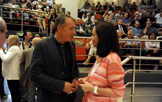 Ο Θεοδωράκης “φλερτάρει” Διαμαντοπούλου και καταγγέλλει τις αποστασίες από το “Ποτάμι”