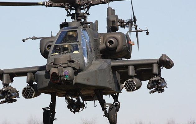 Έντεκα άτομα στο “σκαμνί” για μίζες από την αγορά ελικοπτέρων Απάτσι