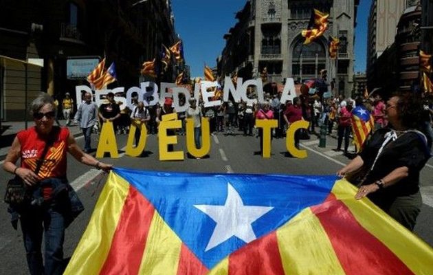 Το Συνταγματικό Δικαστήριο της Ισπανίας μπλοκάρει το δημοψήφισμα για την ανεξαρτησία της Καταλονίας