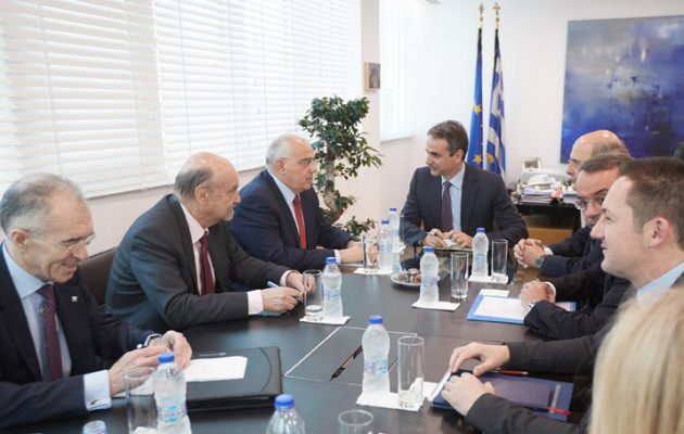 Τι είπαν οι τραπεζίτες στον Μητσοτάκη για τα κόκκινα δάνεια και τα προβλήματα τους