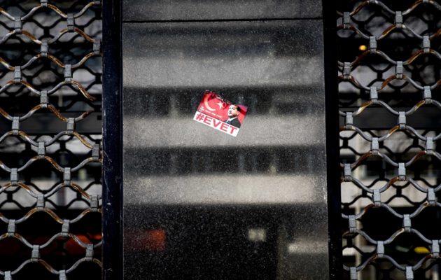 Κωλοτούμπα μετά τη νίκη Ρούτε: Επιτρέπουν διαδήλωση στο Ρότερνταμ υπέρ των Τούρκων