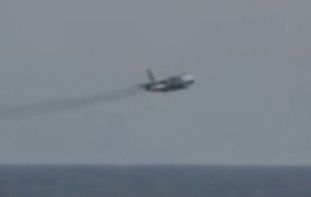 Ρωσικά αεροσκάφη πετούν σε απόσταση αναπνοής από αμερικανικό πλοίο στη Μαύρη Θάλασσα (βίντεο)