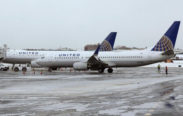 Αεροπορική εταιρεία απαγόρευσε σε δύο έφηβες να επιβιβαστούν σε πτήση επειδή… φορούσαν κολάν