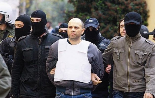 Ο δολοφόνος του ταξιτζή στην Καστοριά είναι ο αστυνομικός που συνέλαβε το Νίκο Μαζιώτη
