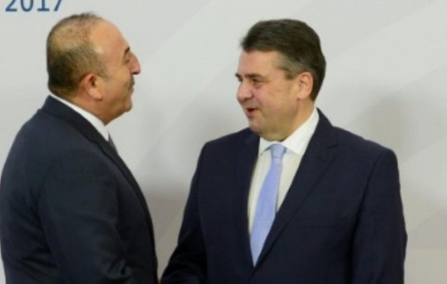 Κανόνισαν συνάντηση Γκάμπριελ και Τσαβούσογλου ενώ ο Ερντογάν καθυβρίζει τη Γερμανία