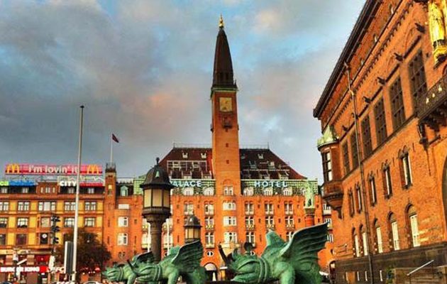 Πώς η Δανία κατάφερε να ξεπληρώσει όλα τα χρέη της σε ξένο νόμισμα
