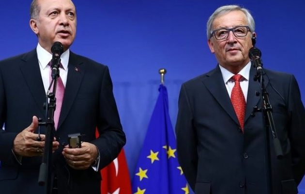 Γιούνκερ: Εκτός Ε.Ε. οριστικά η Τουρκία αν ο Ερντογάν επαναφέρει τη θανατική ποινή