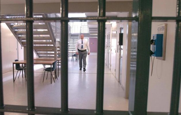 Bρετανός ισοβίτης έκανε εγχείρηση αλλαγής φύλου  μέσα στη φυλακή
