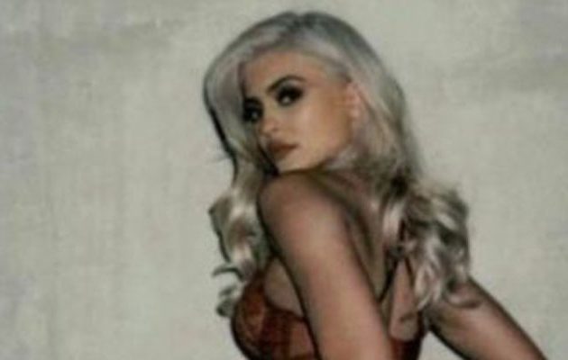 Η πληθωρική Κάιλι Τζένερ κατέβασε το παντελόνι της και τα έδειξε όλα (φωτο)