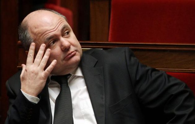 Στα χνάρια του Φιγιόν και ο Γάλλος υπουργός Εσωτερικών – Έκανε συνεργάτιδες τις ανήλικες κόρες του