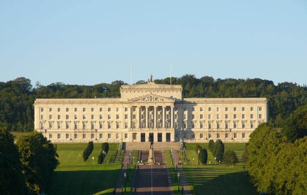 Ναυάγησαν οι επαφές για νέα κυβέρνηση στη Β. Ιρλανδία – Διοίκηση από το Λονδίνο;