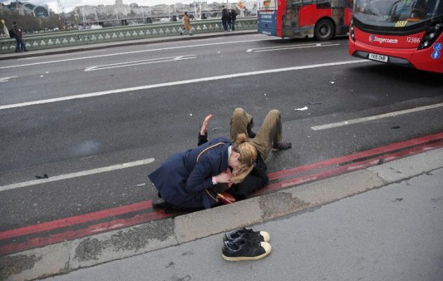 Πέντε οι νεκροί από την τρομοκρατική επίθεση στο Λονδίνο – To χρονικό του τρόμου (φωτο+βίντεο)