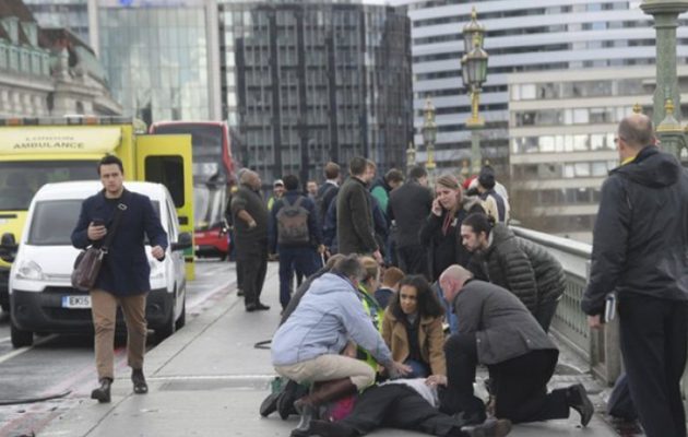 Το ξεκαθαρίζει το ΥΠΕΞ: Δεν υπάρχουν Έλληνες τραυματίες από την επίθεση στο Λονδίνο
