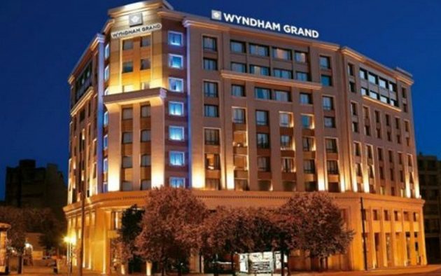 Πρόεδρος της της μεγαλύτερης αλυσίδας ξενοδοχείων στον κόσμο: “Αχτύπητη” η Ελλάδα στον τουρισμό