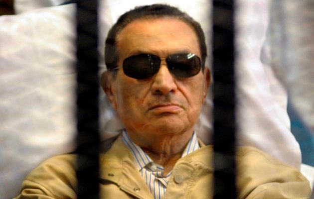 Είναι επίσημο: Ο Χόσνι Μουμπάρακ αφέθηκε ελεύθερος μετά από έξι χρόνια κράτησης