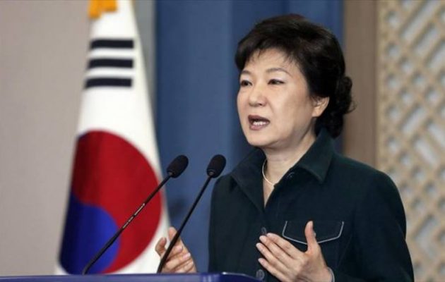 Με 10 χρόνια φυλακή κινδυνεύει η καθαιρεθείσα πρόεδρος της Νότιας Κορέας