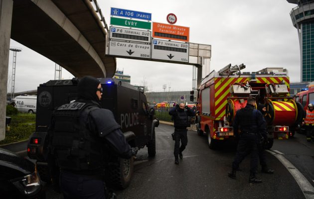 Γαλλία: Υπό κράτηση ο πατέρας και ο αδελφός του νεκρού ισλαμιστή του Ορλί