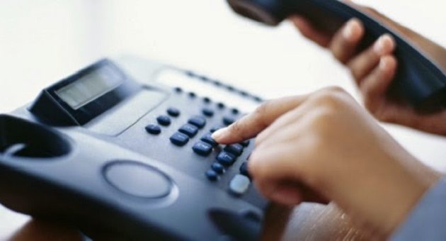 Δημόσιος υπάλληλος ζήτησε από κωφό να κλείσει ραντεβού τηλεφωνικά