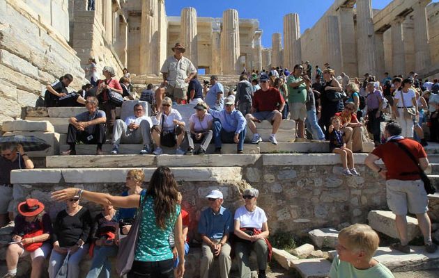 Süddeutsche Ζeitung: Η Ελλάδα θα υποδεχθεί φέτος 27 εκατ. τουρίστες