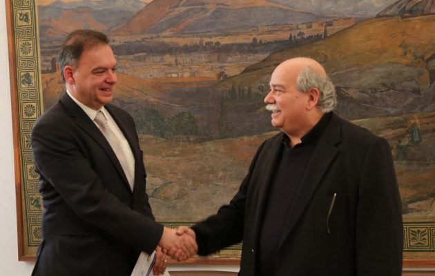 Τι προβλέπει για την Οικονομία η έκθεση του Γραφείου Προϋπολογισμού της Βουλής