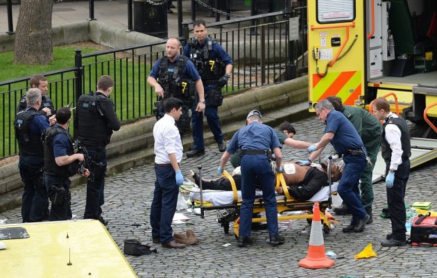 Χτύπημα Λονδίνο: Το Ισλαμικό Κράτος πανηγυρίζει – Δείτε βίντεο από το σημείο της επίθεσης
