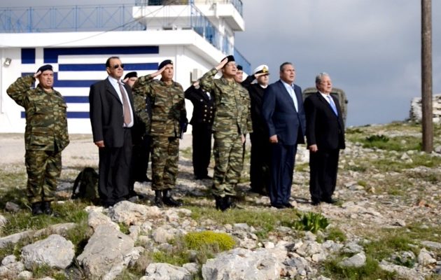 Η απάντηση Καμμένου στους Τούρκους: Έπαρση της σημαίας στο Αγαθονήσι (βίντεο)