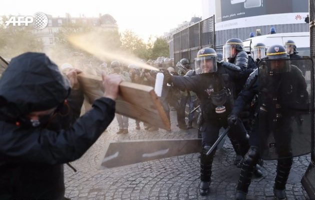 Πεδίο μάχης το Παρίσι μετά τις εκλογές – Διαδηλώσεις κατά Λεπέν και Μακρόν