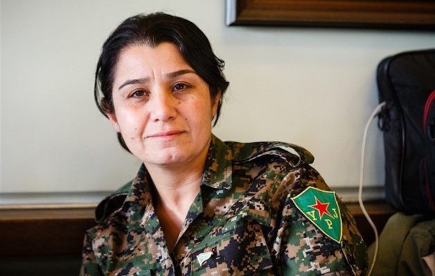 Κούρδισσες στρατιωτίνες: Δεν πολεμάμε για την απελευθέρωση της Ράκα εάν οι ΗΠΑ δεν καταδικάσουν την Τουρκία