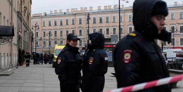 Συναγερμός στην Αγία Πετρούπολη – Ισχυρή έκρηξη σε πολυκατοικία