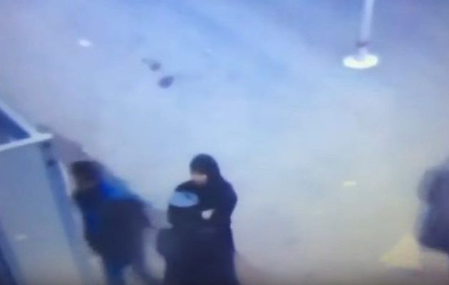 Η στιγμή που ο τζιχαντιστής σκορπά θάνατο στην εκκλησία στην Αίγυπτο (Σκληρές εικόνες)