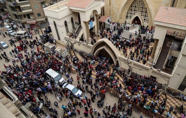 Δείτε ΒΙΝΤΕΟ-ΣΟΚ από τις βομβιστικές επιθέσεις αυτοκτονίας σε δύο εκκλησίες στην Αίγυπτο