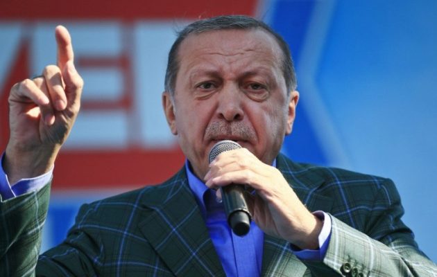 Ο Ερντογάν ετοιμάζεται να επιστρέψει στην ηγεσία του ισλαμιστικού AKP