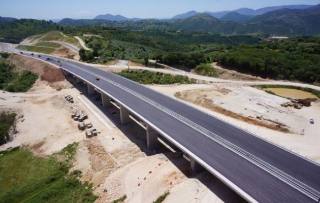 Το πρώτο τροχαίο στην Ιονία Οδό που εγκαινιάστηκε τη Μεγάλη Τετάρτη