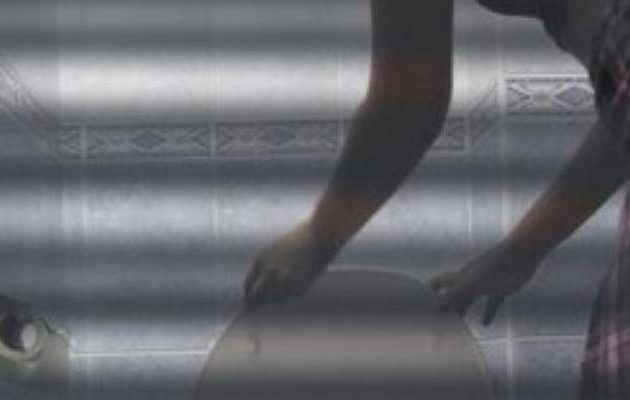 Καθηγητής έδινε σε μαθήτριες διουρητικά και τις κατέγραφε με κρυφές κάμερες όταν πήγαιναν τουαλέτα