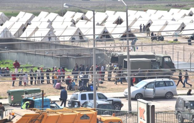 Συνελήφθησαν Αφγανοί που εξέδιδαν γυναίκες πρόσφυγες από το hot spot στη Μαλακάσα