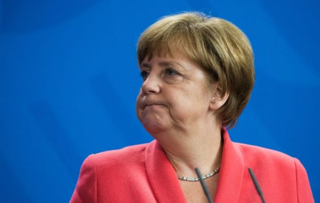 Η Γερμανία παρακολουθεί τις πολιτικές εξελίξεις στη Βρετανία αλλά δεν σχολιάζει