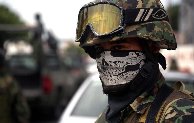 Μακελειό στο Μεξικό: 35 νεκροί από τον πόλεμο συμμοριών ναρκωτικών