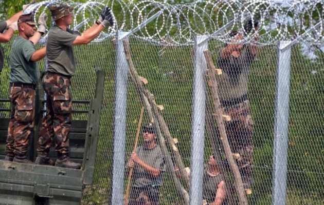 Η Ουγγαρία σήκωσε δεύτερο φράχτη στα σύνορα με τη Σερβία – Ορμπάν: Η ΕΕ δεν πρέπει να μαλώνει την Τουρκία