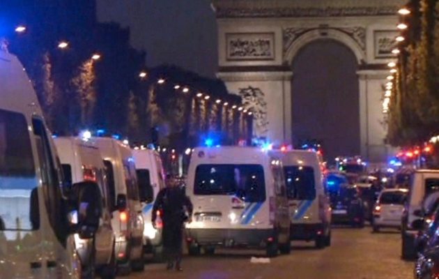 Κανείς δεν ξέρει τι θα βγάλουν οι κάλπες στη Γαλλία μετά την τζιχαντιστική επίθεση