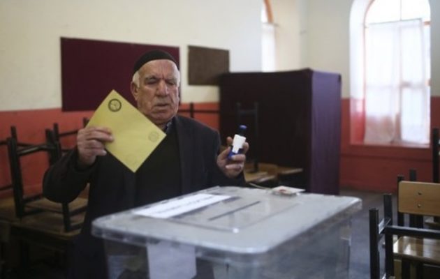 “Νόμιμη” έβγαλε τη νοθεία στο δημοψήφισμα η Ανώτατη Εκλογική Επιτροπή της Τουρκίας