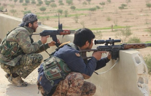 Λυσσαλέα αντίσταση προβάλλει το Ισλαμικό Κράτος στους Κούρδους (SDF) στην ανατολική Συρία