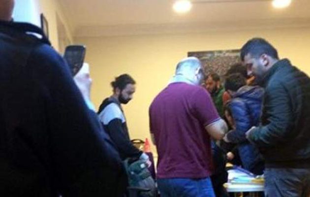 Xειροπέδες σε διευθυντή ιστοσελίδας επειδή αμφισβήτησε τη νομιμότητα της νίκης Ερντογάν